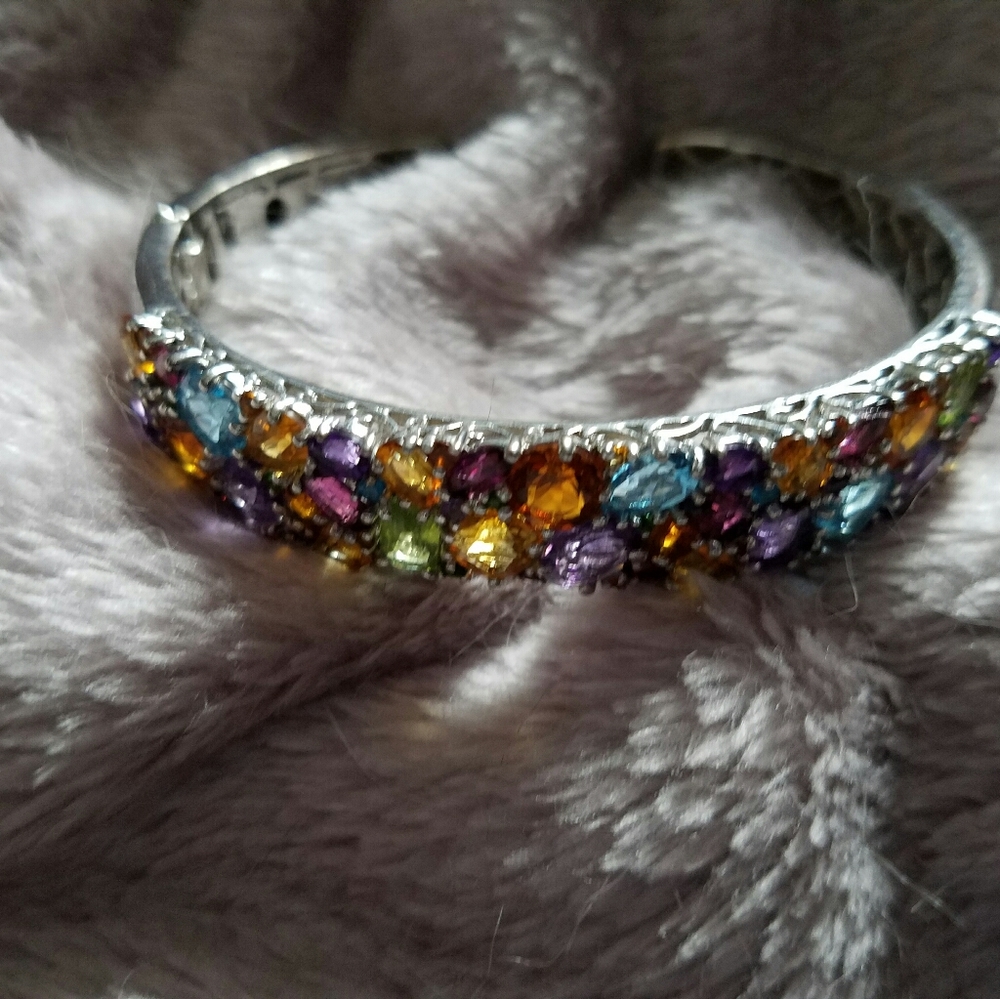 Sterling silver bangle